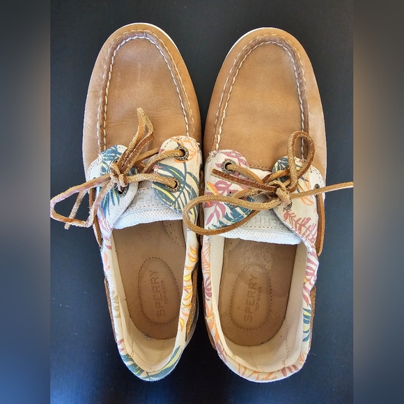 Sperry Women’s boat shoes, size 8 - Picture 3 of 7
